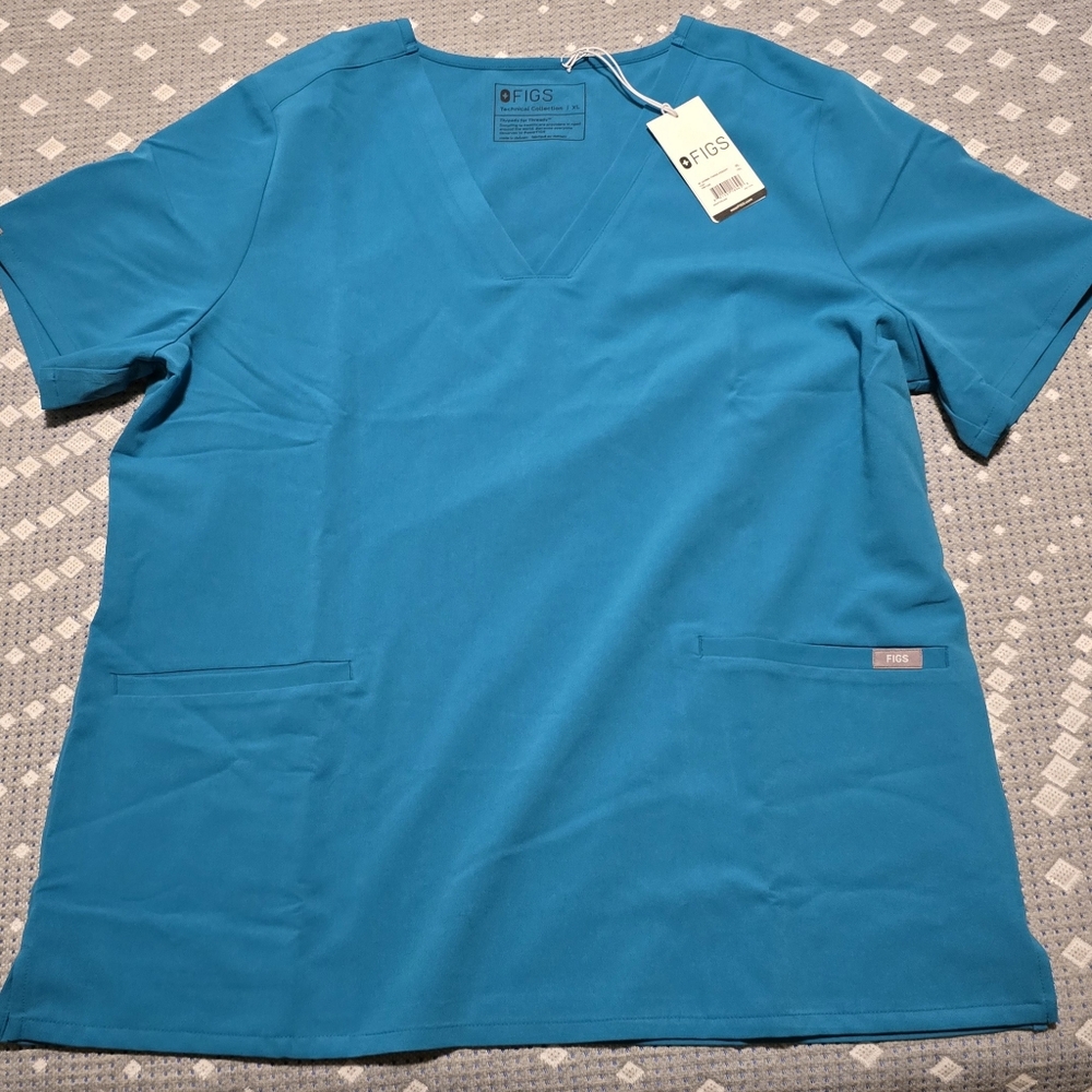 Figs Casma 2 pocket top in Teal XL